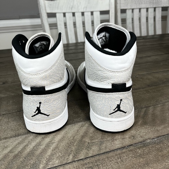 Nike Air Jordan 1 Mid White Elephant Print Sz 11 - Picture 4 of 5